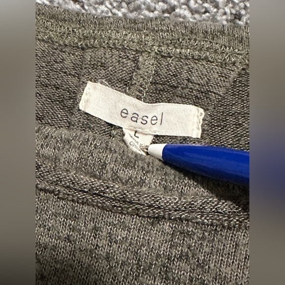 Easel Long Sleeve Oversized Sweater - Picture 5 of 5